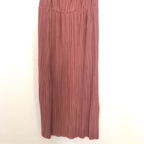 Gianni Bini Pleated Conch Shell Dress - Picture 4 of 5